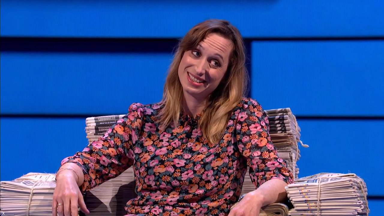 Isy Suttie 171021.mp4_snapshot_01.02_[2021.10.17_02.59.50]