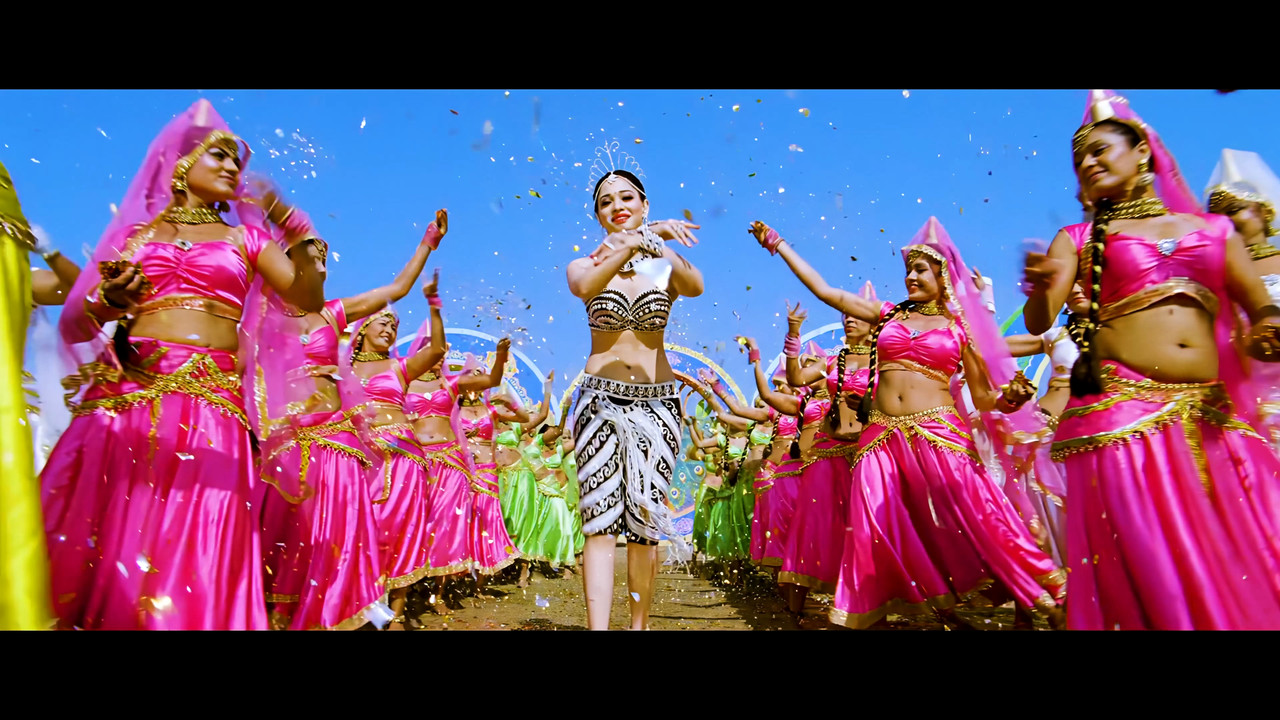Tamanna Hot Song From Himmatwala Naino Main Sapna 4K (Best Quality).mp4_snapshot_01.37_[2021.04.05_1