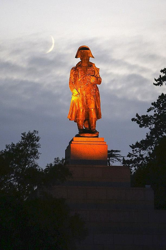 la-statue-de-napoleon-a-ajaccio-corse-du