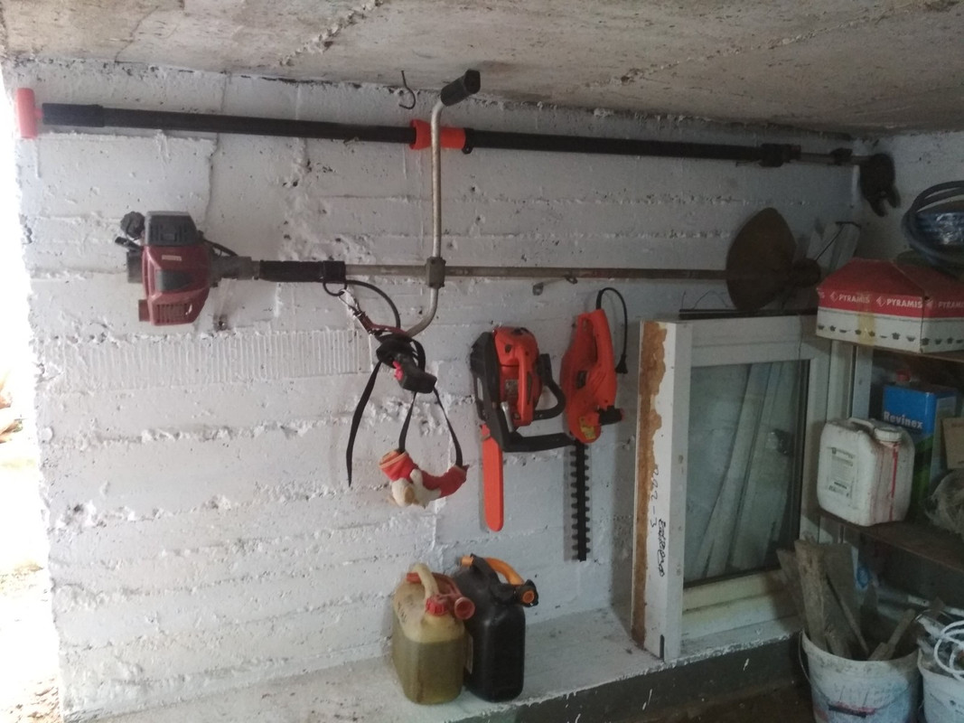 74F12736-481A-49B2-8C27-1B173AA1F2F2