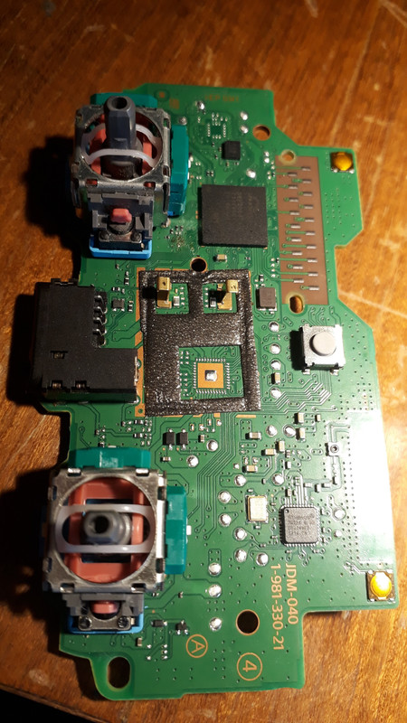 JDM-040 (1-981-330-21) 2