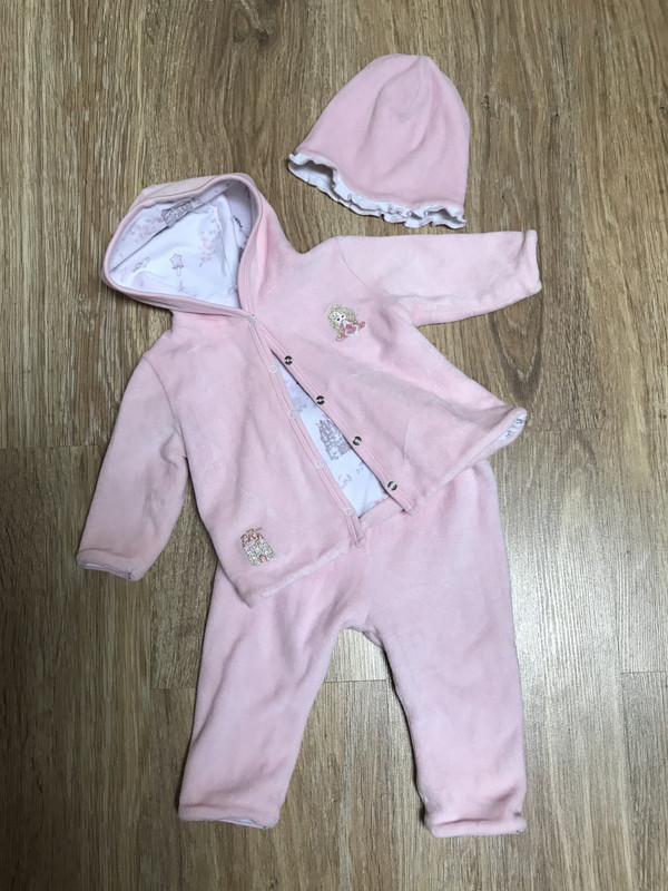 F99A5796-F29E-46B2-8DF9-D5A982D30B5B