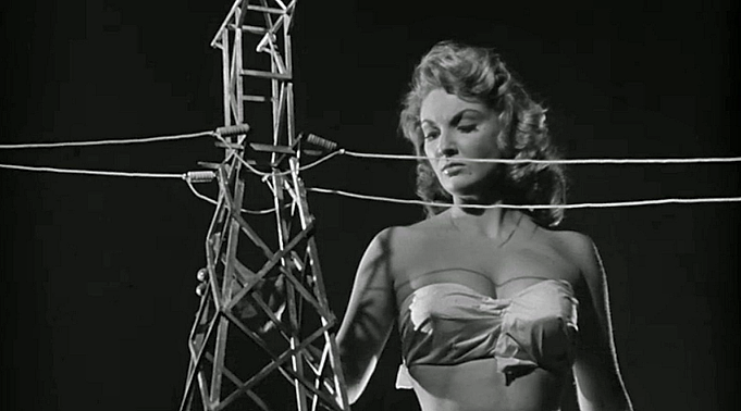 ATTACK-50-FOOT-WOMAN-FOTOR.png