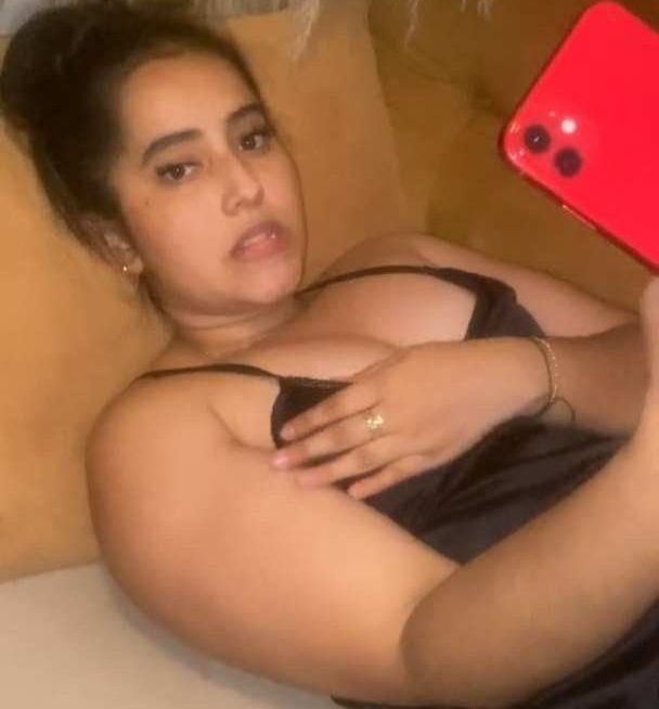 hot desi girl boobs and rubbing pssy closeup