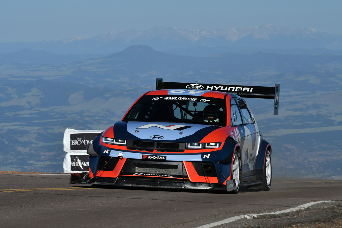 60189-HyundaiMotorsIONIQ5NSetsBenchmarkforCrossoverEVsatPikesPeakInternationalHillClimb