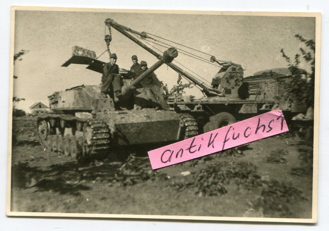 Panzer-Sturmgeschütz von Karl Buckel mit Berge-K