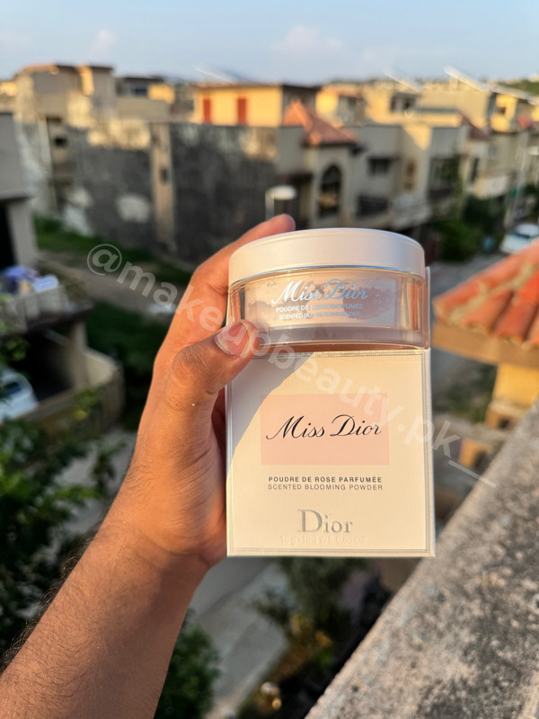 Miss Dior Scented Blooming Powder.