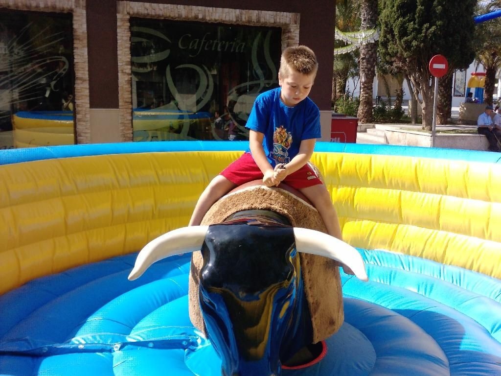 Un niño de 9 años de edad, perdió la vida tras caerse de un toro mecánico