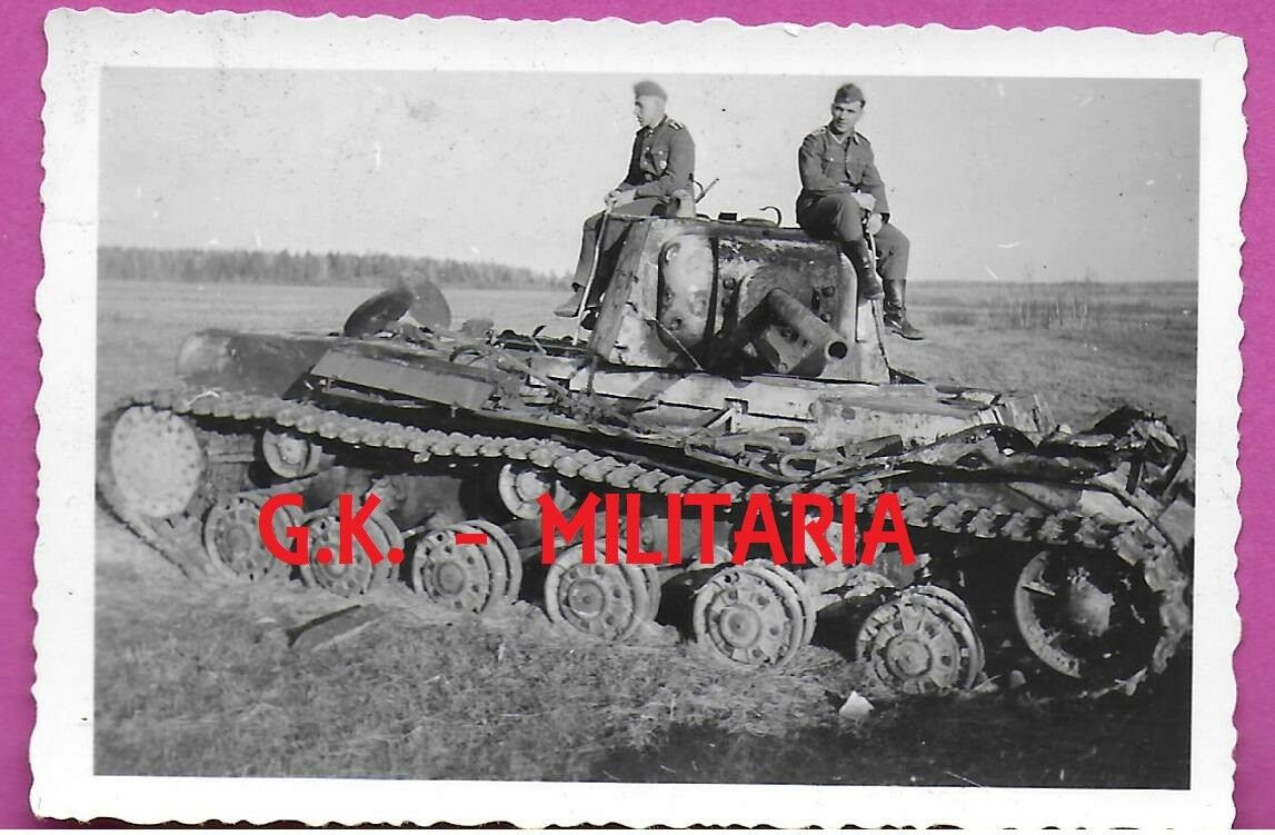 Foto Wehrmacht Beutepanzer russischer Panzer KW 1 Rußland Ostfro