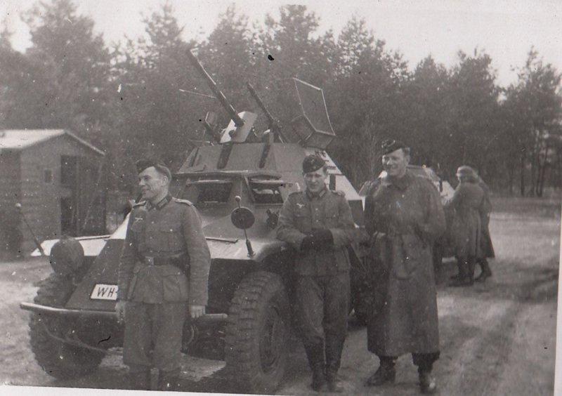 2.WK Fotoalbum Aufklärung-Panzerwagen 2