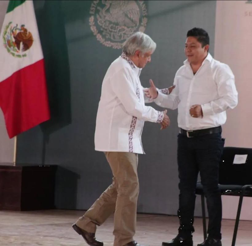 La gira de AMLO aterriza en San Luis Potosí para reunirse con funcionarios