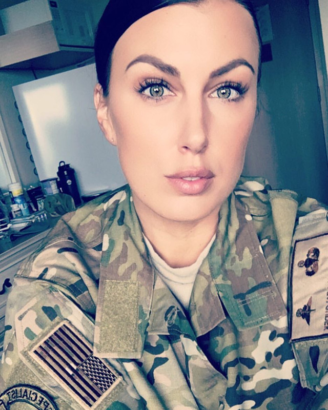 56248EF5-C4A1-4027-B740-53CE5916A022