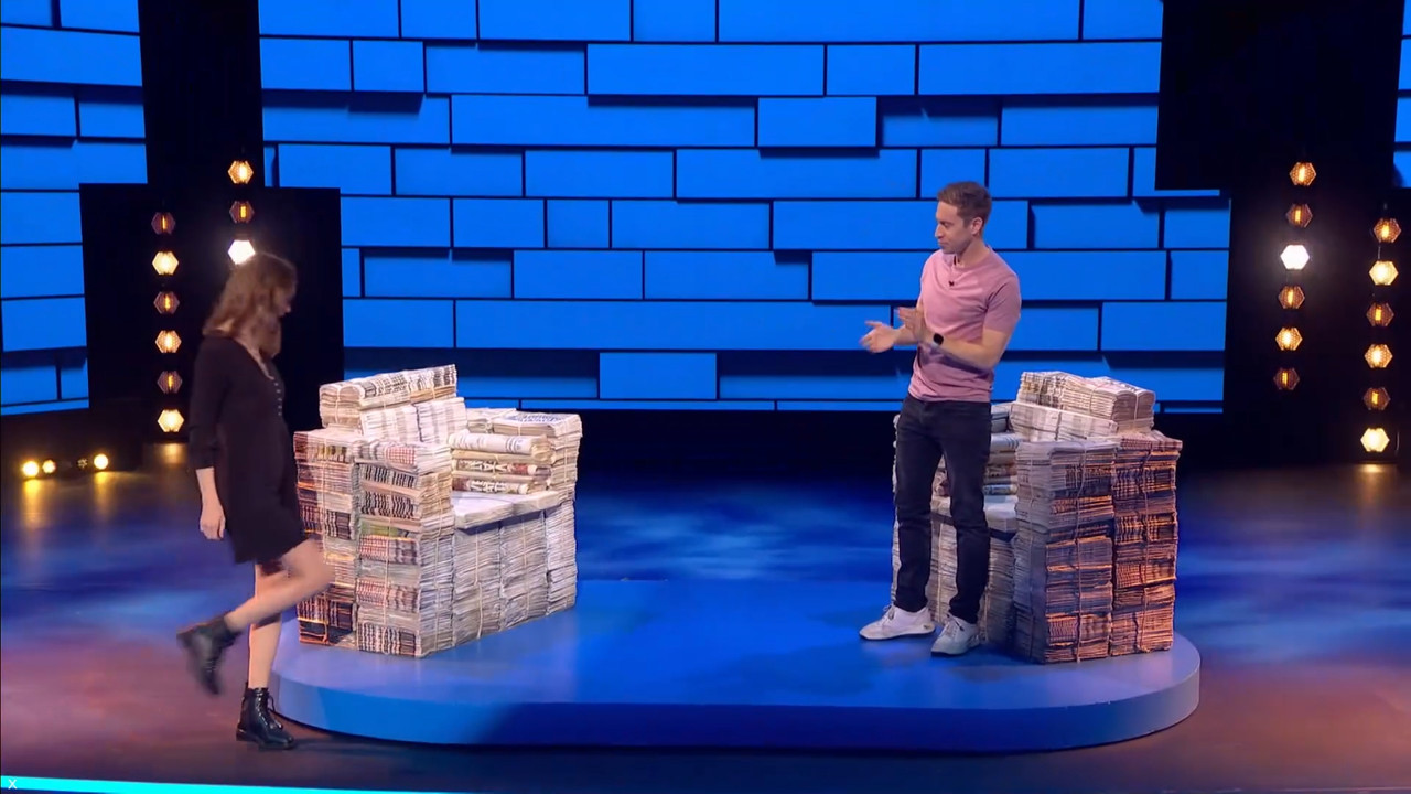 11.22 - 23.00.00 - The Russell Howard Hour. New & Exclusive. Russell ....mts_snapshot_00.45.09.488
