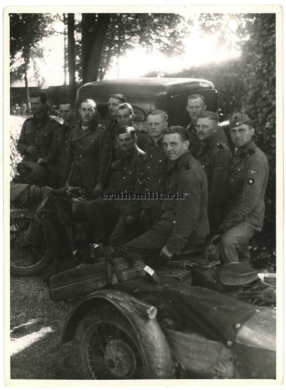 Orig. RIESEN Foto ^^ VT Kradmelder mit Zündapp Motorrad in Frankreich 1940.