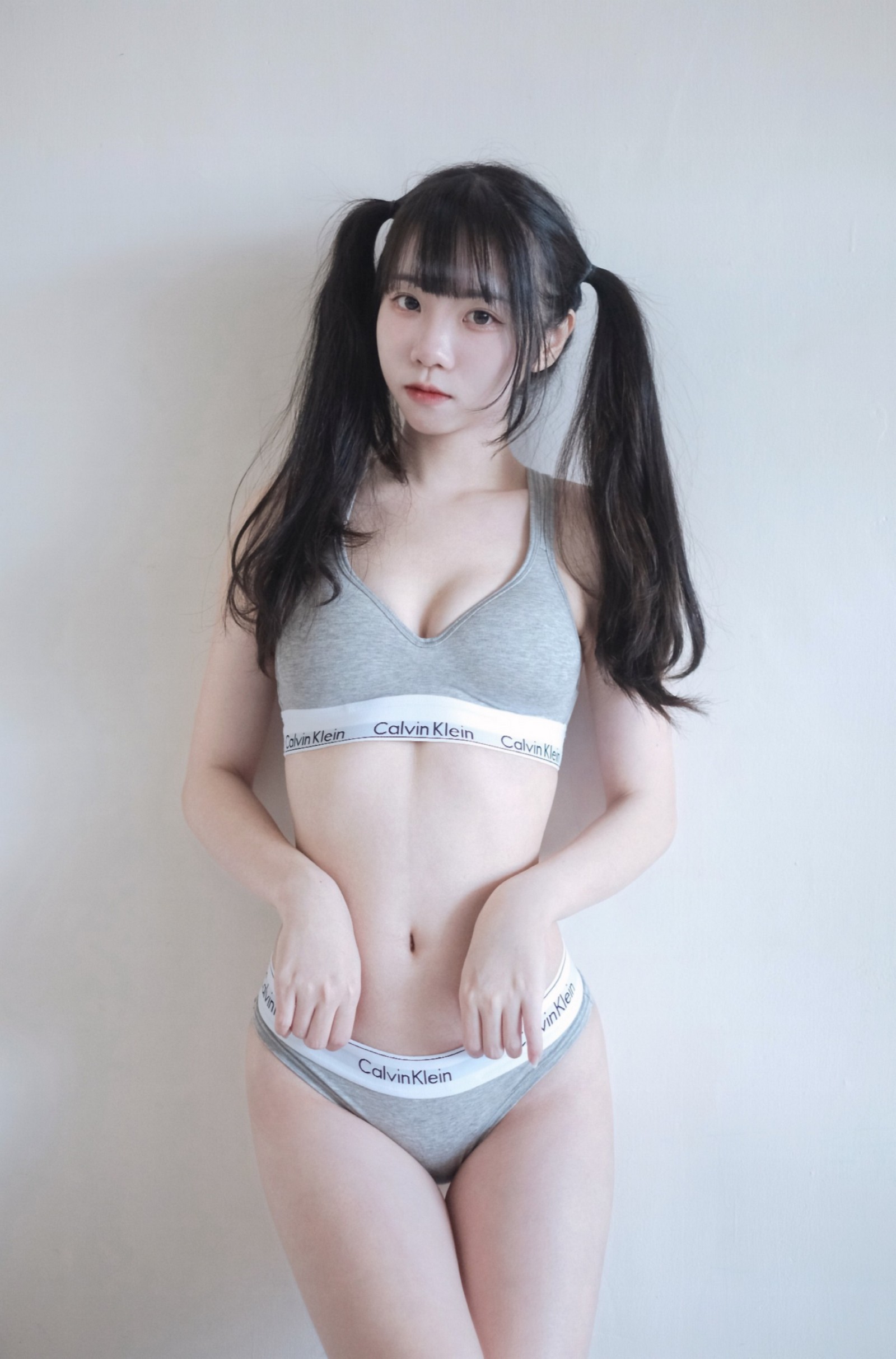 可可小白兔 首發 居家可攜帶小蘿莉🐰 写真集 – 私房主题 高清图 [22P-77MB]插图8