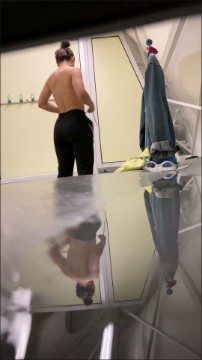 [Image: Voyeur25345100432.jpg]