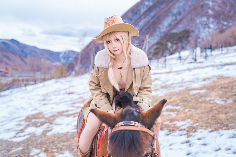 小和甜酒 骑马猎人 Cosplay 高清写真图包 [61P1V-686.8M]插图7