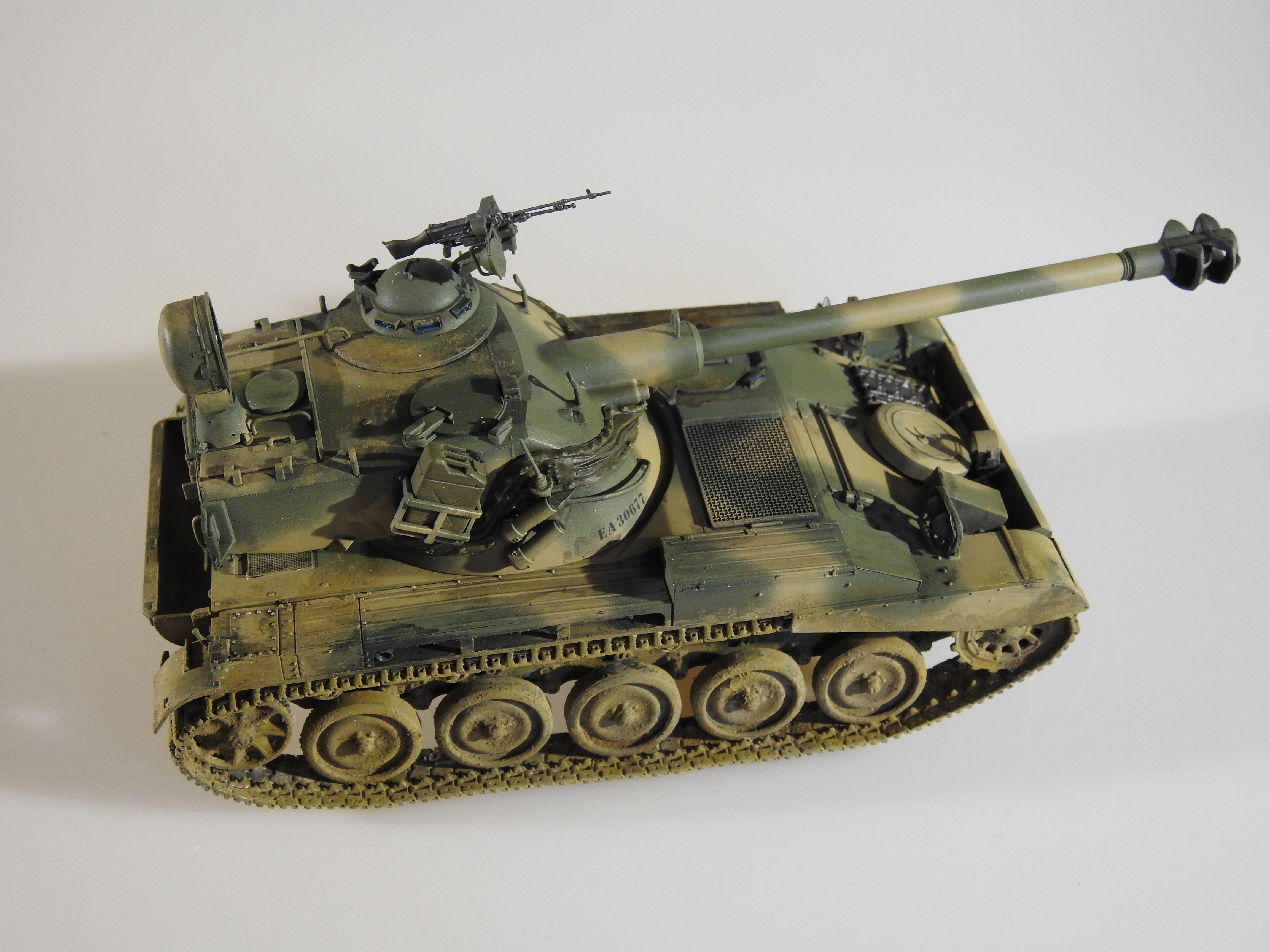  AMX-13 / 105 , takom 1/35 - Klar DSCN9791