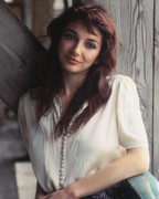kate-bush-mc32