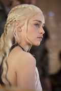 emilia-clarke-game-of-thrones-80