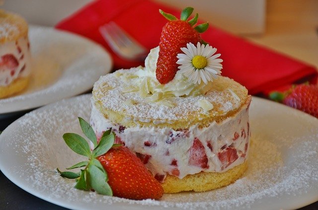 strawberries-1352128-640.jpg