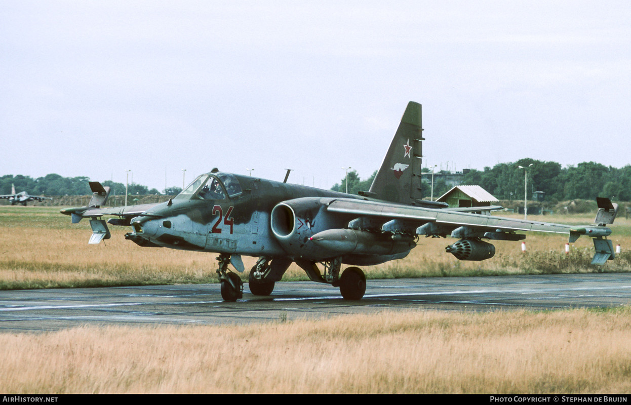 357 OSHAP Su-25 24 Red (cn 25508110147) 29.08.91_3