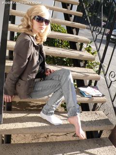 kellyspacestairs_5F25_l