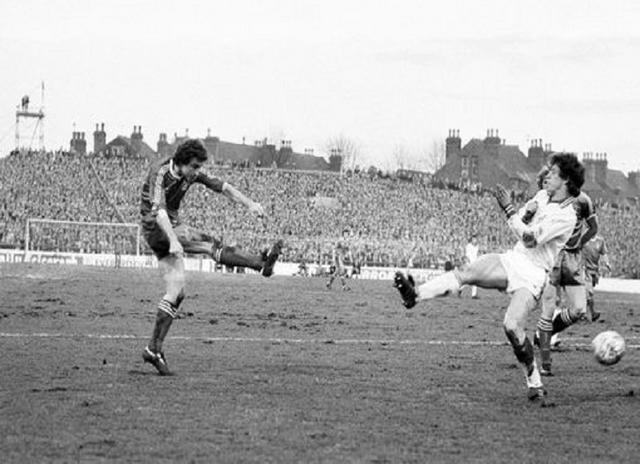 [Image: Martin-O-Neill-during-his-playing-days-f...st-aga.jpg]