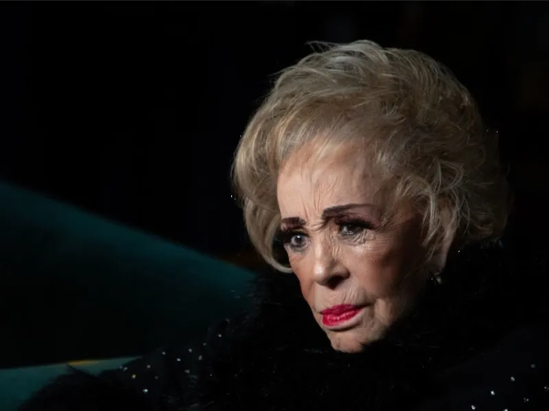 Tras reportarse grave de salud, Silvia Pinal es conectada a una máquina