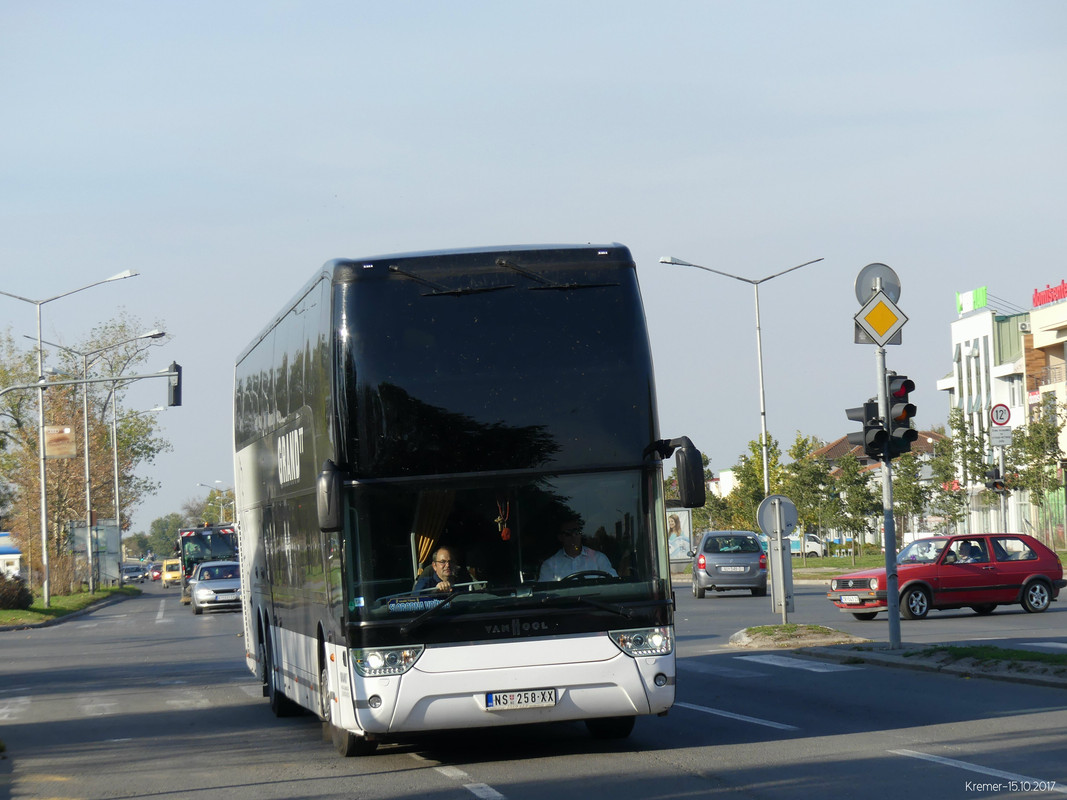 P1000087A