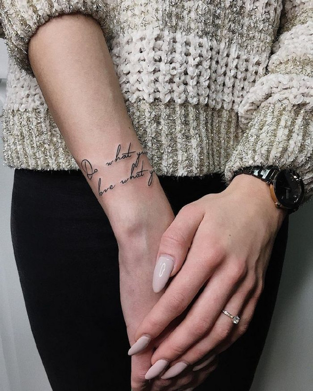 Татуировки на предплечье для девушек. Эскизы, фото, надписи со смыслом с переводом