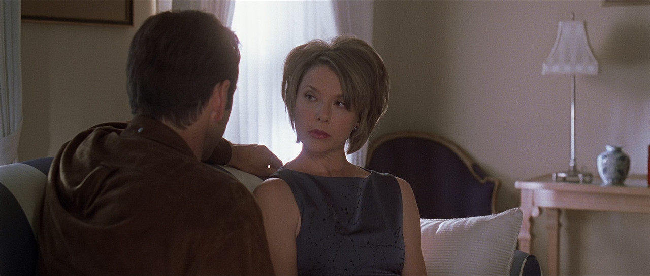 American Beauty (1999).mkv_snapshot_01.15.53_[2018.02.17_22.53.5