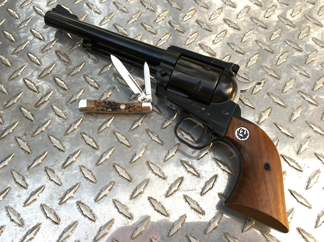 Ruger-Blackhawk-41-MAG-OM-with-Case-6215-SS-NSN.jpg