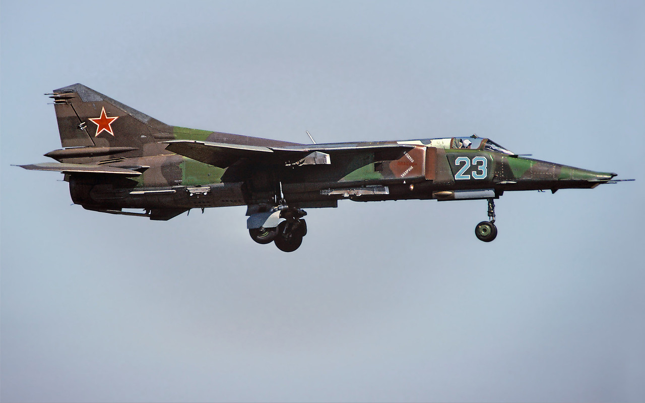 559 APIB Mig-27K 23 Blue_76802643370, Summer 1992 (2)