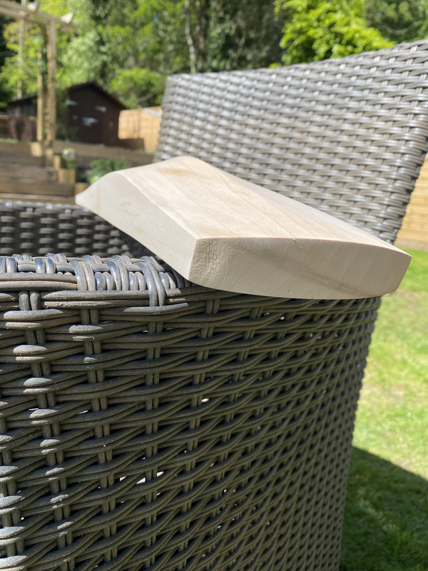 A8D44B13-B8F8-4C0E-98BD-32963A61B4F2