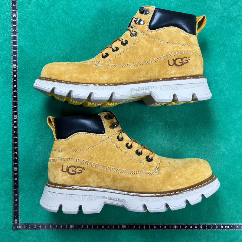 727、UGG