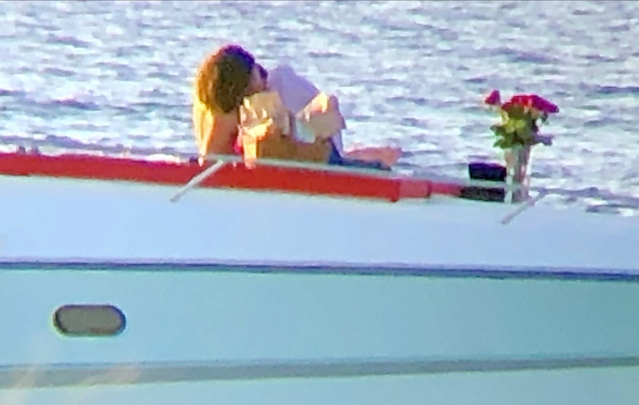 emmawatson-updates.com (23)