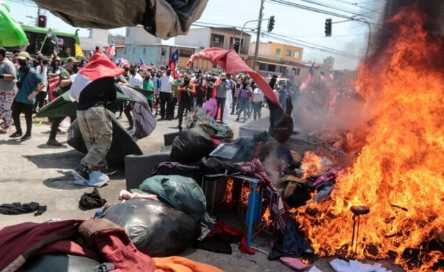 Xenófobos ultraderechistas en Chile atacan a venezolanos Xenófobos ultraderechistas en Chile atacan a venezolanos