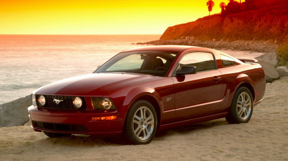 Ford-Mustang GT V (2005-09)