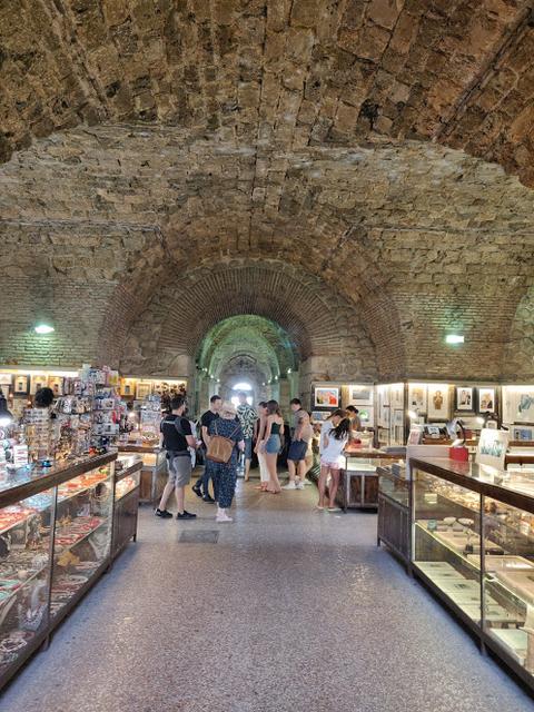 10 días por Eslovenia, Croacia y Bosnia con 3 niños. - Blogs de Europa Oriental - Domingo: Volvemos a croacia a visitar Split (16)