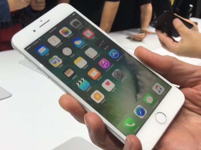 iphone-7-cu-hinh-6.jpg