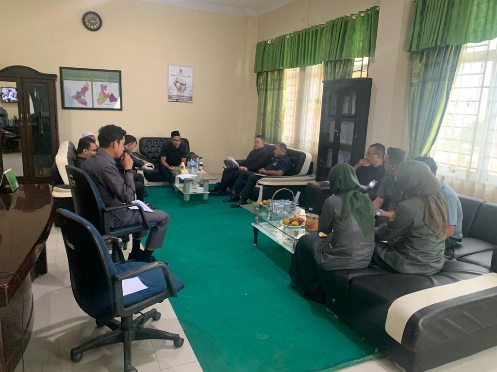 rapat-ZI-di-ruang-ketua