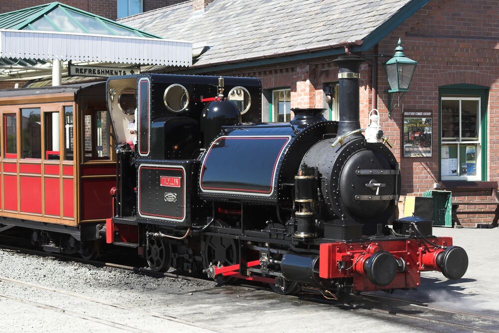 [Image: Real-Talyllyn.jpg]