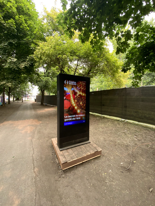 Écran extérieur double-face