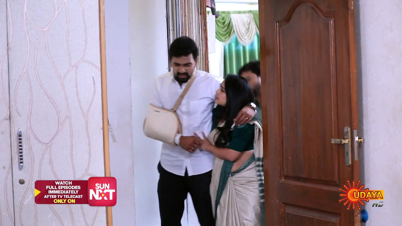 Dhanya Deepika Hot navel Slips ,Tummy with belly chain and round ass in saree.mp4_snapshot_00.56.181