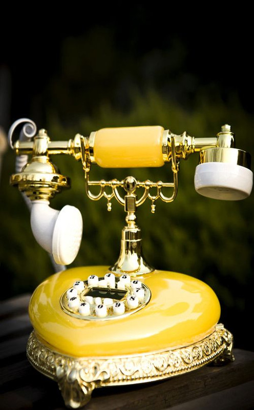 yellowphone.jpg