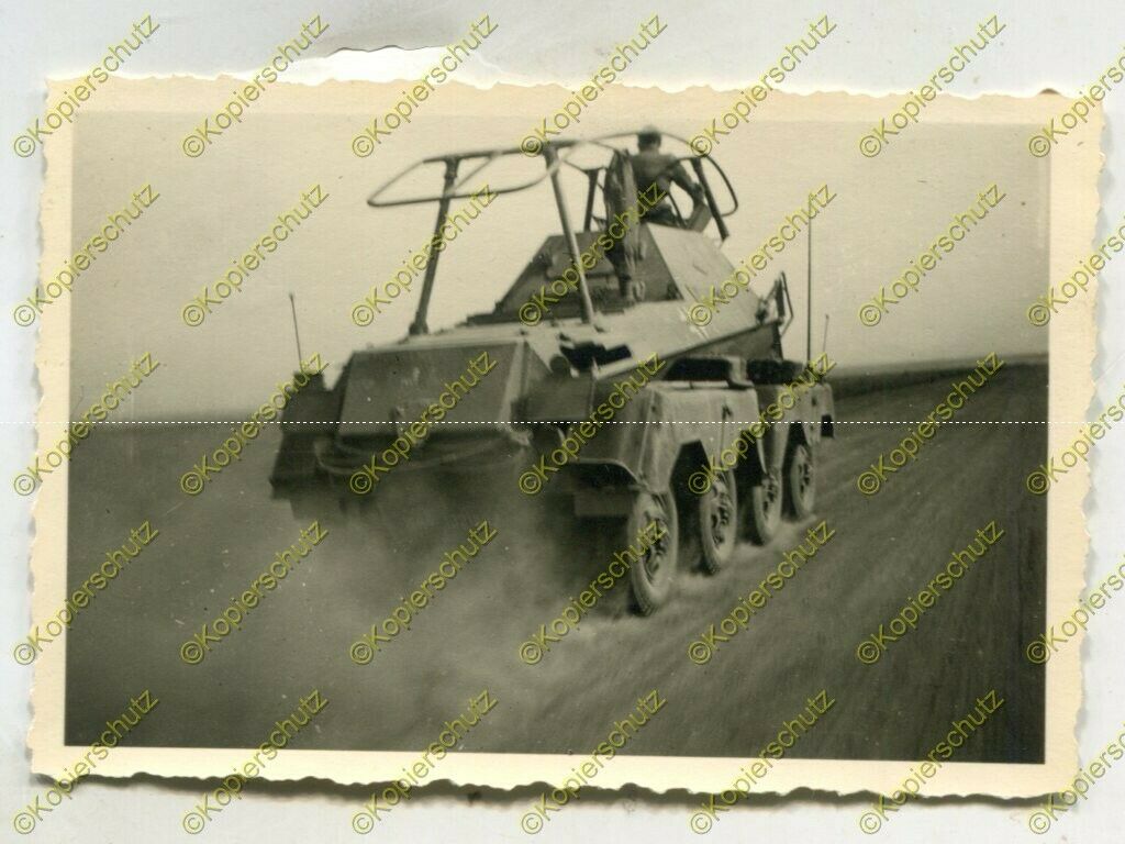 Foto, schwerer Panzerspähwagen, Funk im Einsatz, Russland