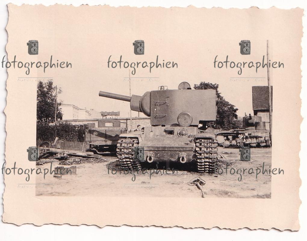 orginal Foto 2. Weltkrieg Ukraine russ. Panzer Tank 1941 (2)