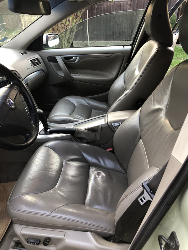 11AF6356-3C40-4E9E-AC76-4E6FDBF64D4E