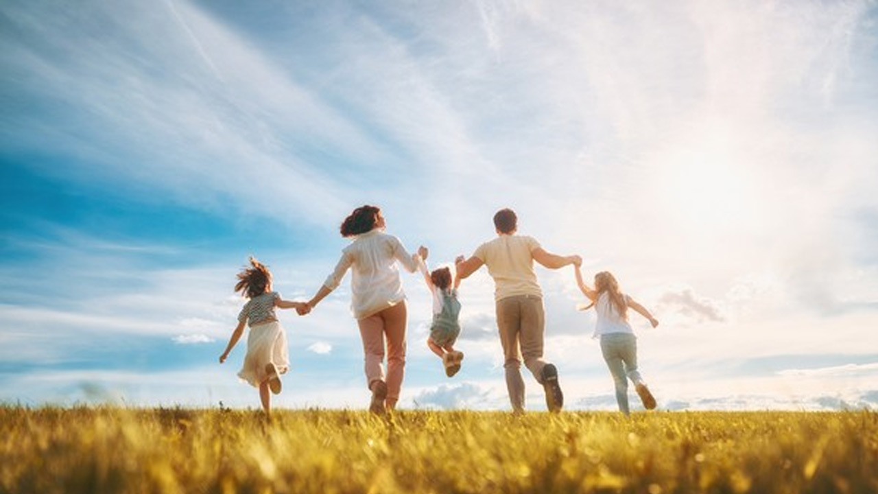 Kebahagiaan di Usia Tua, Kekhawatiran di Masa Muda